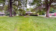 Foto principal - County living with pond & out buildings