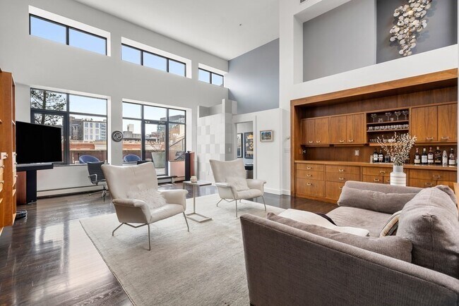 Building Photo - 1200 Washington St