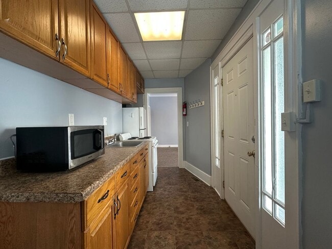Photo - 417 W Cross St Apartment