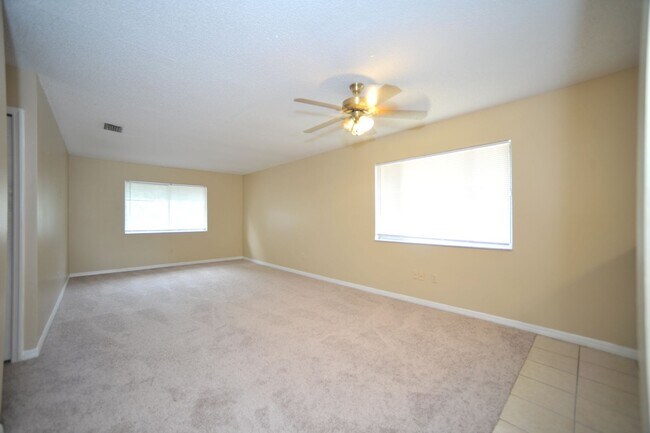 Building Photo - 2410 Fox Hollow Dr