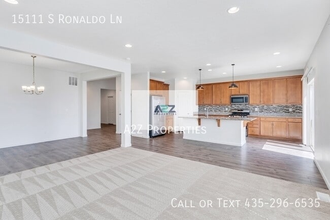 Building Photo - 15111 S Ronaldo Ln