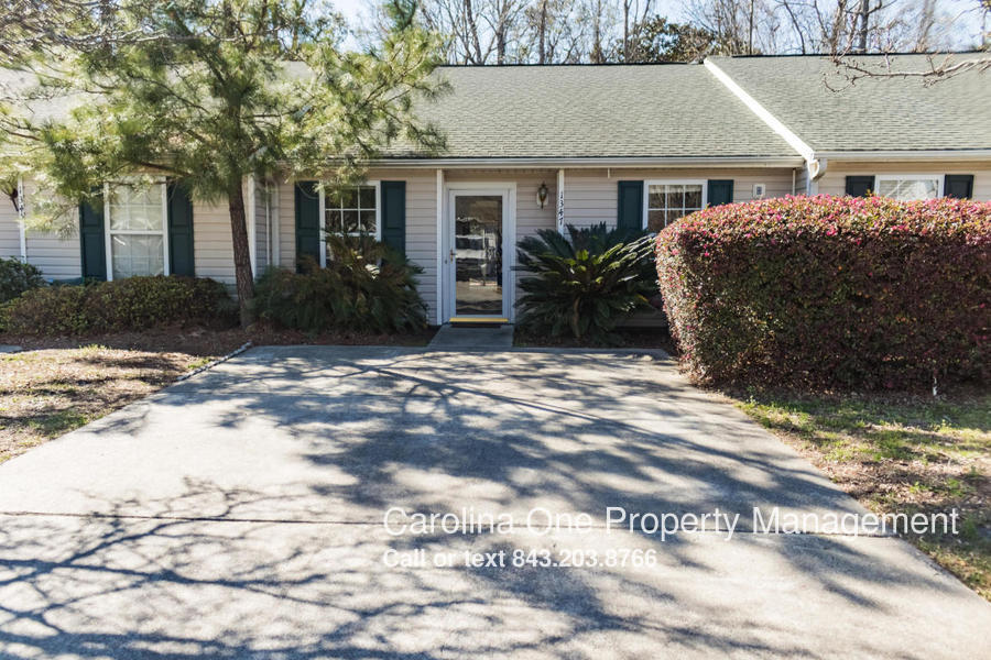 Primary Photo - 1347 Pinnacle Ln