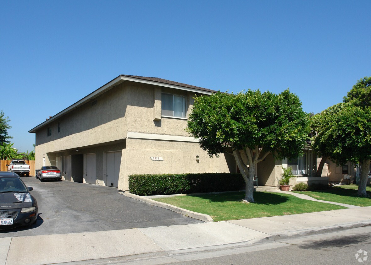 Foto principal - 16531 Regina Cir