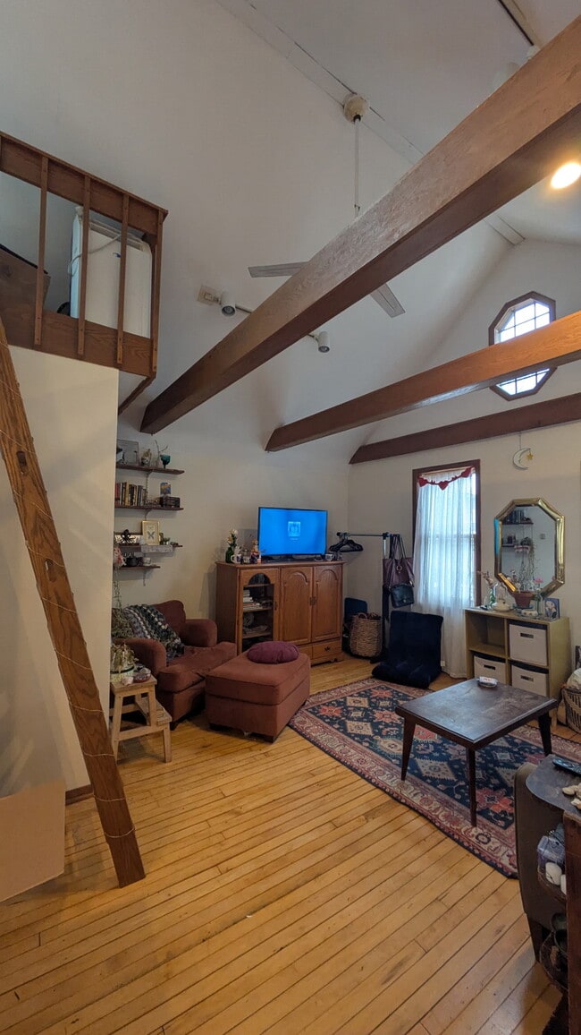 Building Photo - 2521 N Pierce St