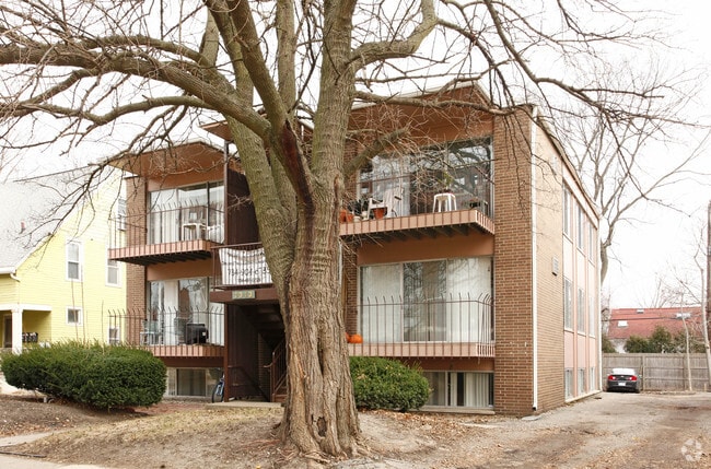 Building Photo - 1313 S State St