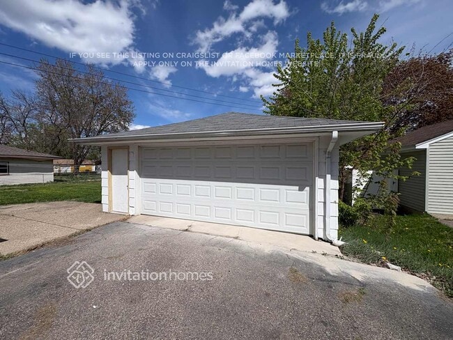 Building Photo - 8221 Bloomington Ave S