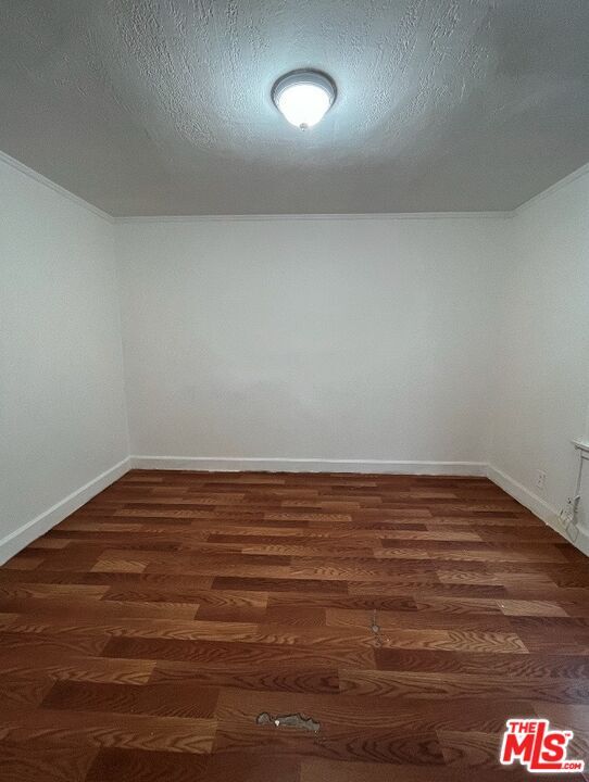 Foto del edificio - 3027 W 60th St