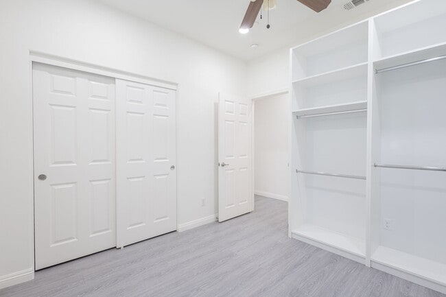 Building Photo - 16220 Retreat Ct