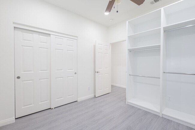 Foto del edificio - 16220 Retreat Ct