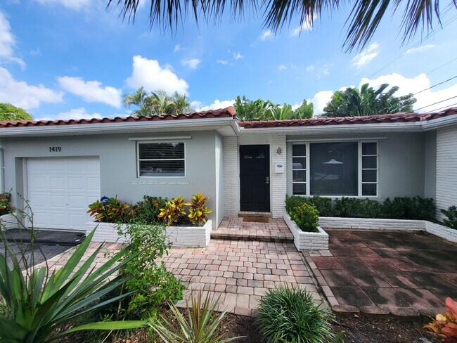 Foto del edificio - 1419 N 16th Ct