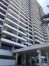 Building Photo - 2500 Parkview Dr