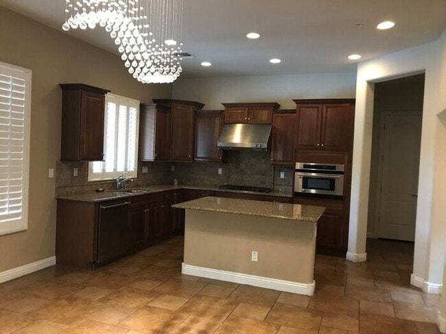 Building Photo - 3758 E Ember Glow Wy