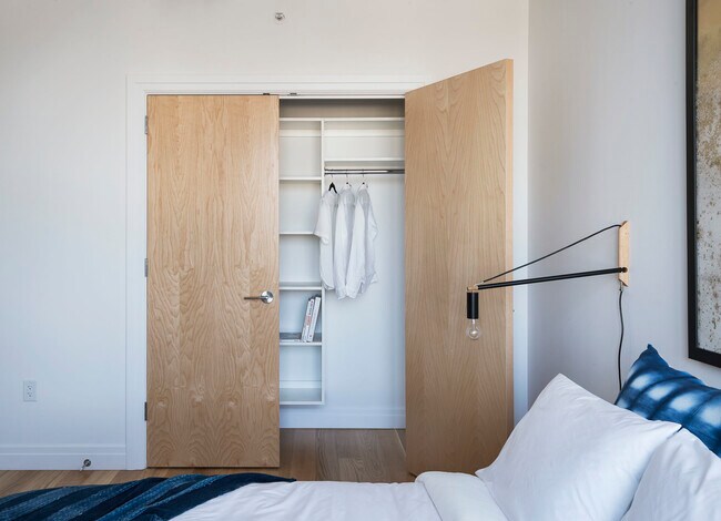 Foto del edificio - 300 Ashland Pl