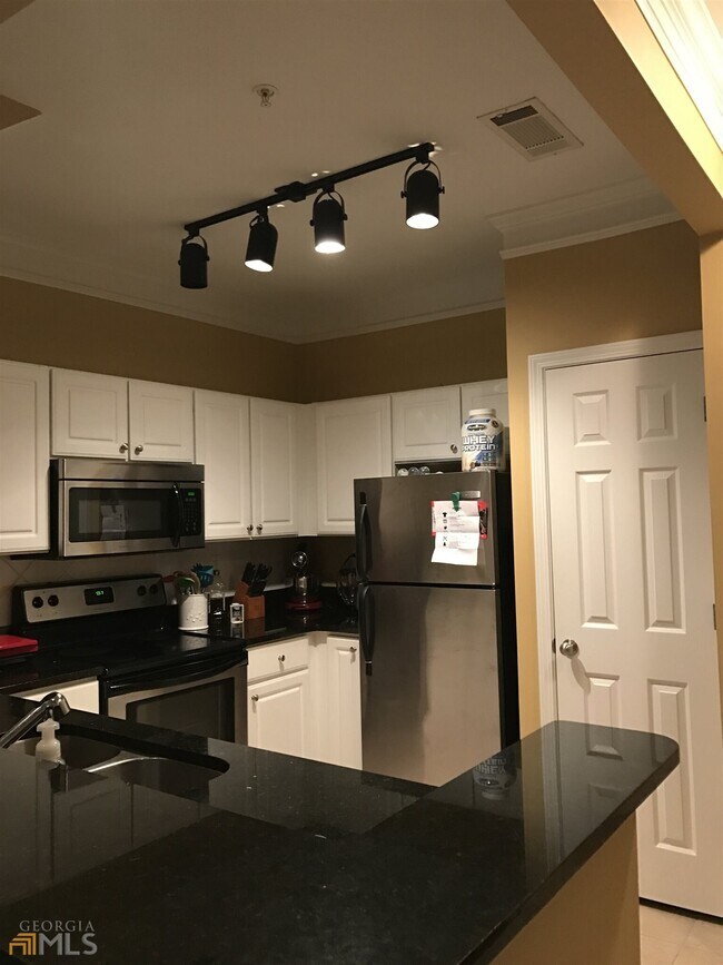 Foto del edificio - 1850 Cotillion Dr