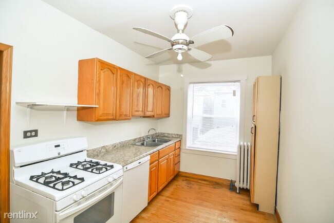 Foto del edificio - 4442 N Western Ave