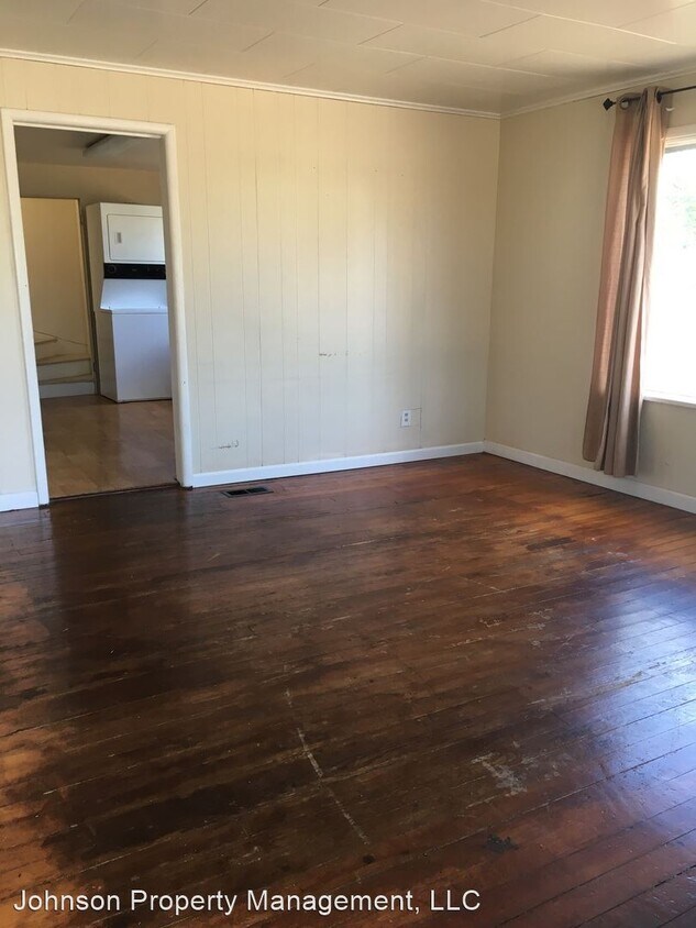 Building Photo - 3 br, 2 bath House - 302 E. Ermina Ave