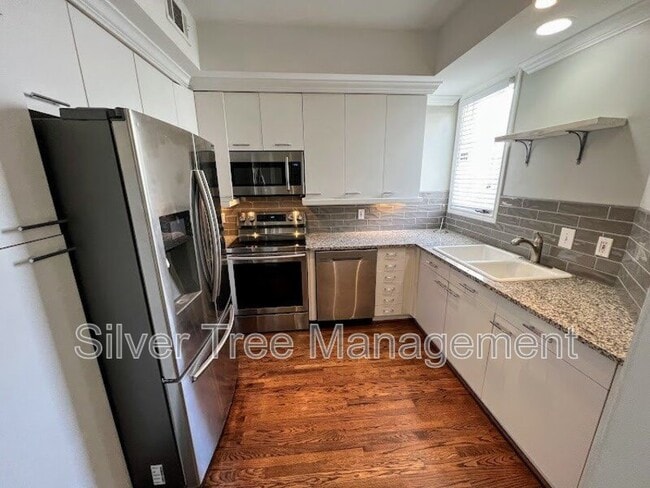 Building Photo - 4040 Avondale Ave