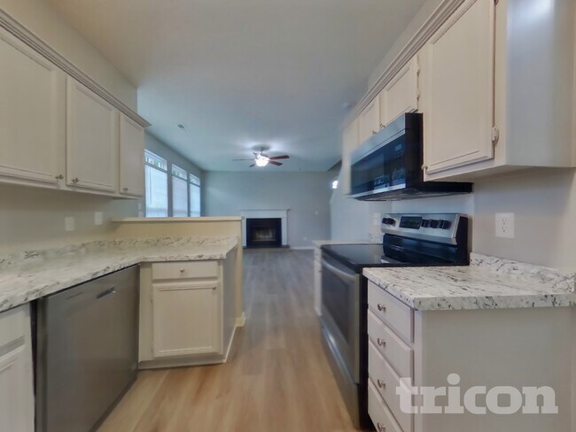Foto del edificio - 8918 6 Point Ln