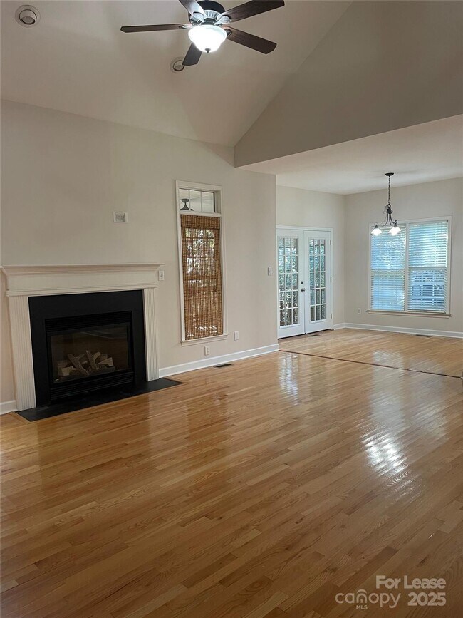 Foto del edificio - 113 Abbotsbury Ct