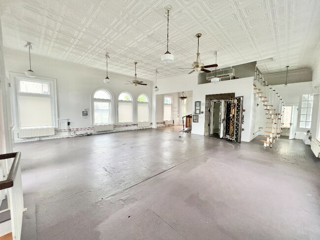 Building Photo - 55 Main St