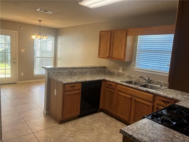 Foto del edificio - 611 Westchase Ct N