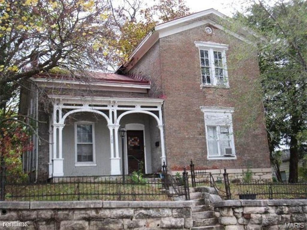 Primary Photo - 4 br, 2 bath House - 208 S 7th St