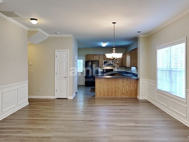 Building Photo - 208 Cole Ct