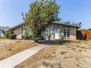 Building Photo - 1735 R Avenue