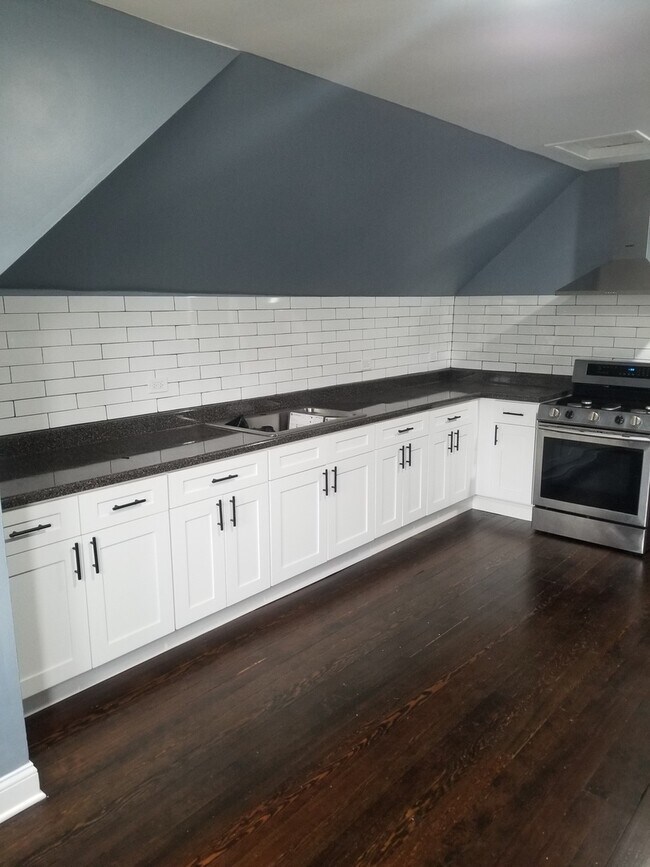 Building Photo - 5701 N Meade Ave