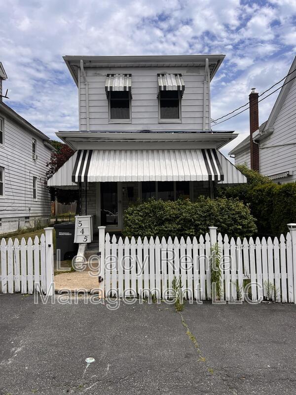 Primary Photo - 545 Cleveland Street