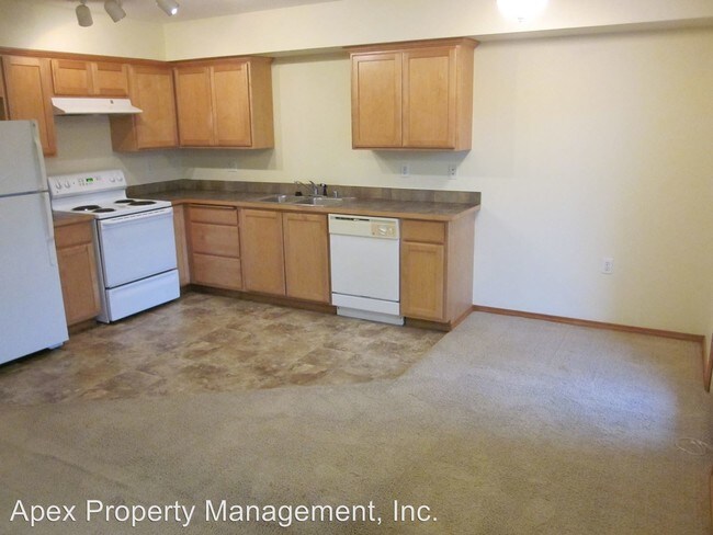 Building Photo - 520 Tremont Ave