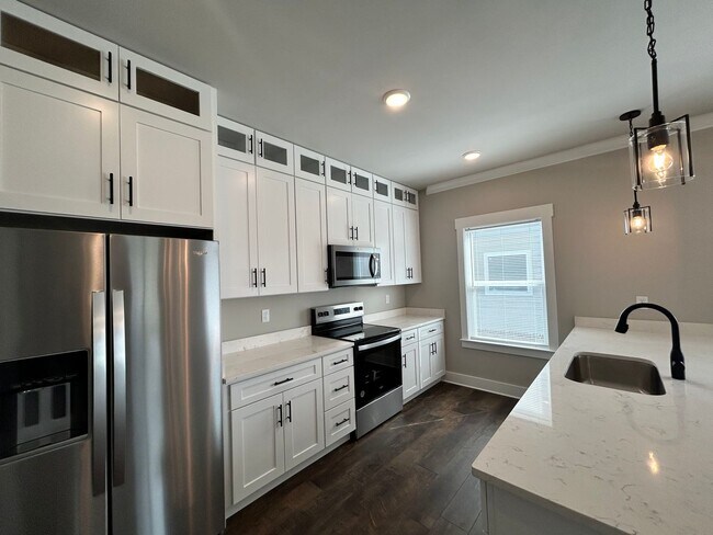 Foto del edificio - Beautiful New Build 3 Bed, 2.5 Bath, 2 Car Garage - Community Pool & Walking Trail!
