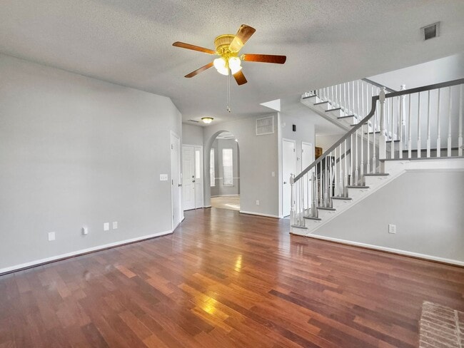 Photo - Gorgeous 4 bedroom in Charleston House