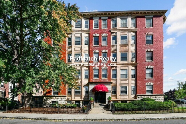 Foto del edificio - 100 Saint Marys St