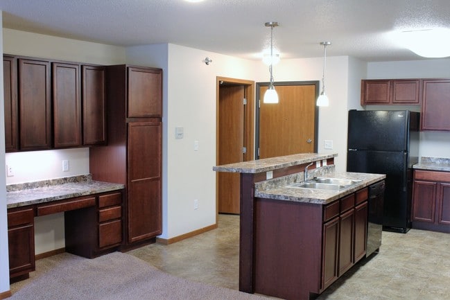 Three Bedroom - Blue Jay Apartments