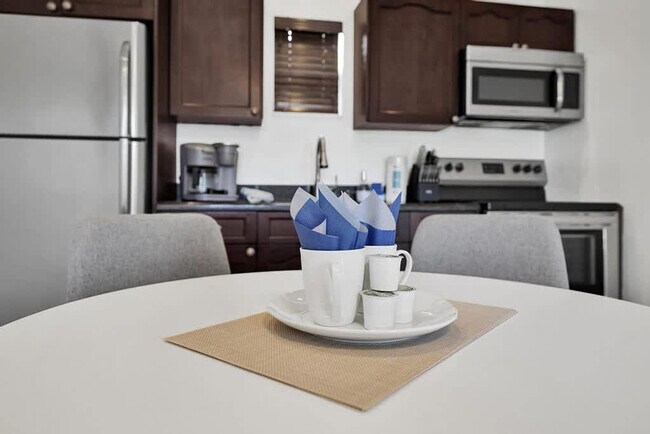 Building Photo - 333 Walnut St