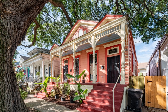 Photo - 2826 Banks St Apartment