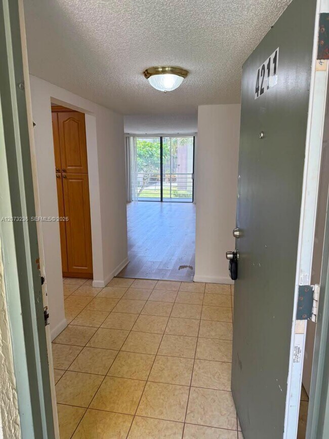 Foto del edificio - 1830 SW 81st Ave
