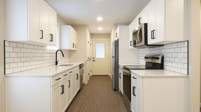 Photo du bâtiment - 531 Regent Ave E