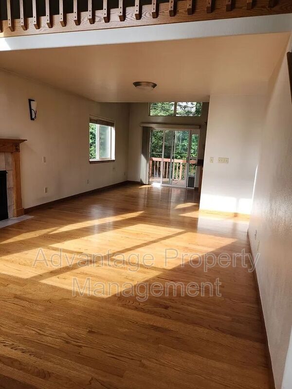 Building Photo - 494 Nandina St