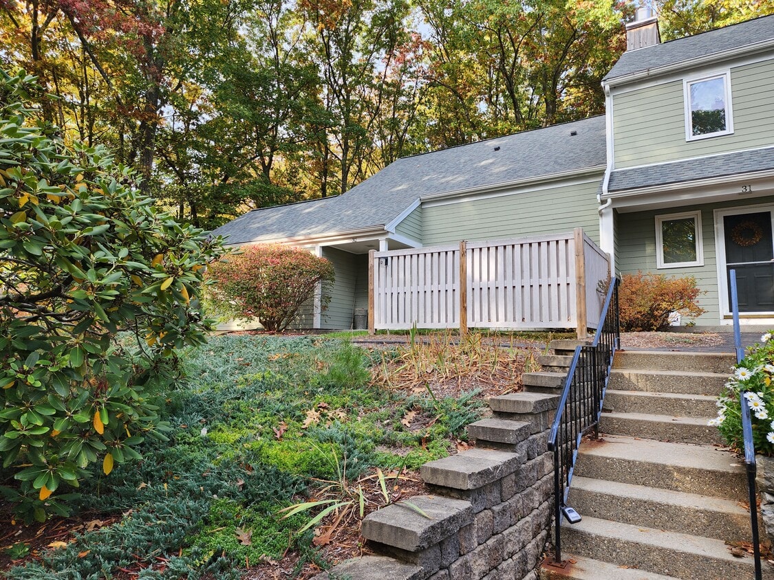 32 Fifer Ln Unit 32, Lexington, MA 02420 Condo for Rent in Lexington