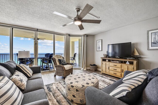 Foto del edificio - 10515 Front Beach Rd