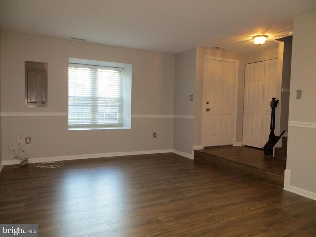 Building Photo - 2206 Ash Grove Rd