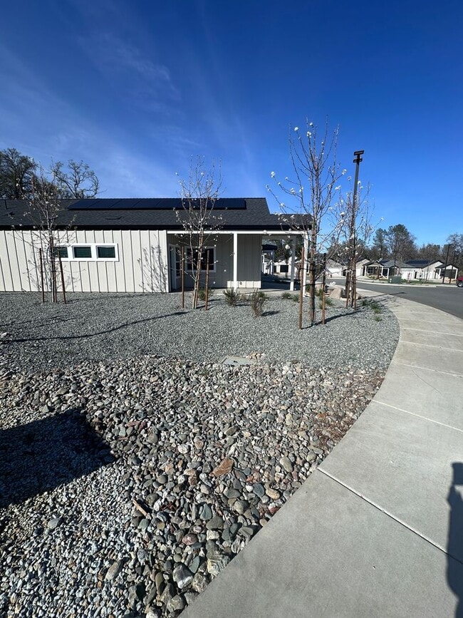 Building Photo - Brand New Build on Old Alturas - ALL Electric with City of Redding Solar!