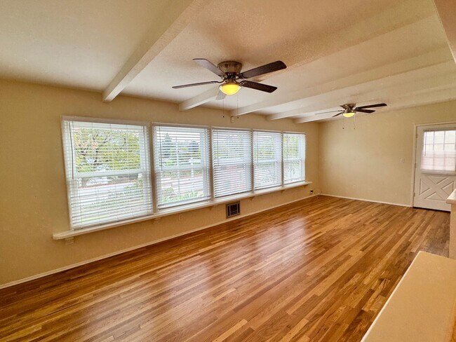 Building Photo - Gorgeous 4 BR / 2 BA La Mesa House at foot...