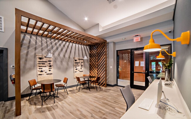 Business Center - Estates at East Riverside