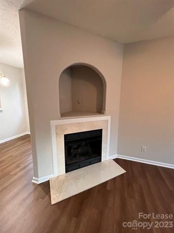 Foto del edificio - 428 Goldstaff Ln