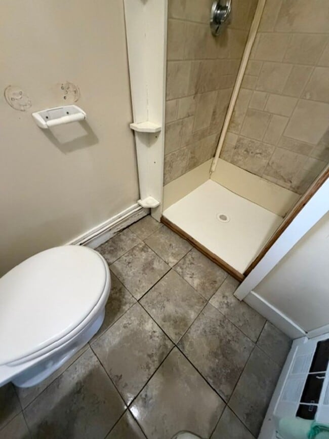 Building Photo - 1 bedroom. 1 bath unit in Dennisport Ma.