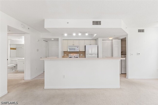 Building Photo - 8920 Colonnades Ct E