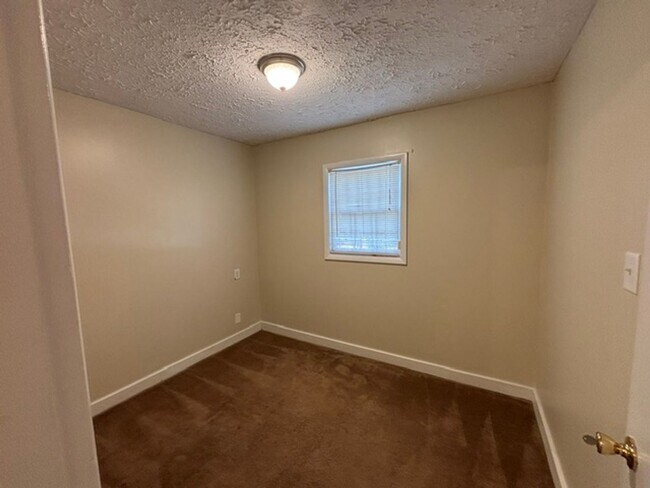 Foto del edificio - 3146 Norris Rd
